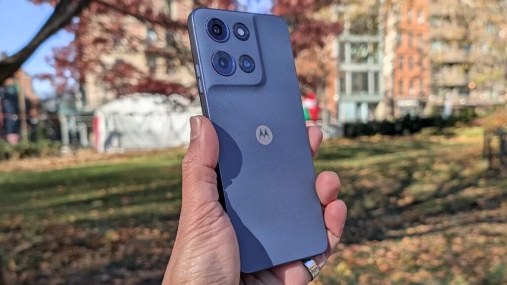 Motorola 5G 2026 Revealed: AI Camera, 7000mAh Battery & Premium Performance